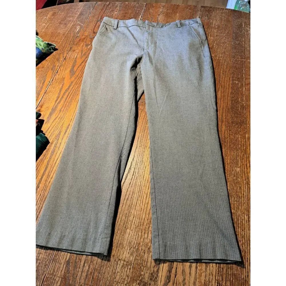 Size 14 Time and Tru Grey Black Ankle Capri Casual Pants with Pockets Belt Loops
